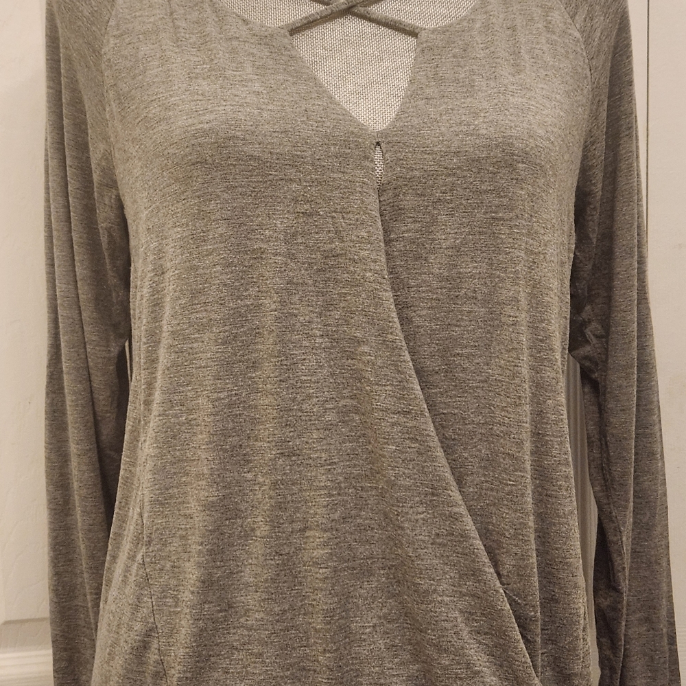 White House Black Market Gray Long Sleeve Women's High LowTop